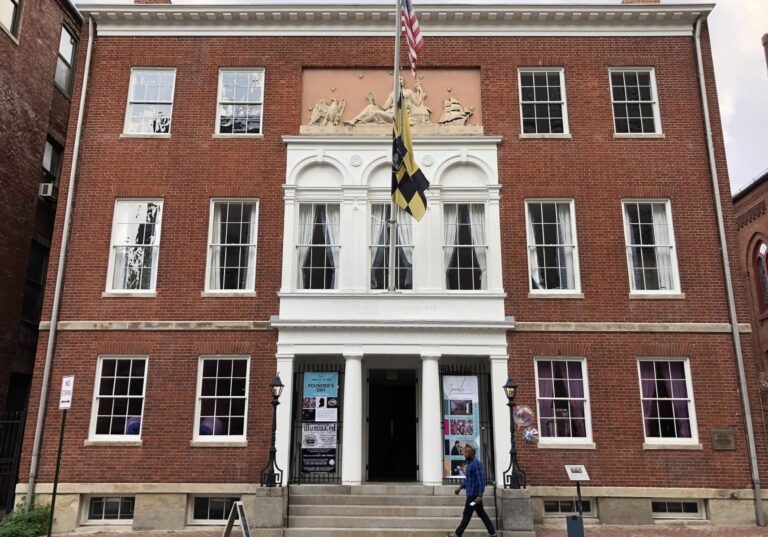 Peale facade pedestrian  768x537