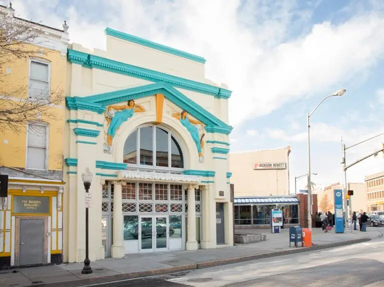 penn ave 1 768x574